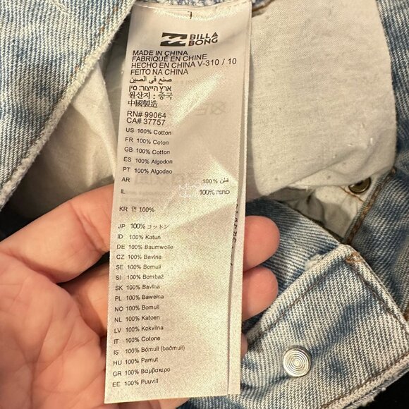 Billabong Light Wash High Rise Mom Distressed Raw Fringe Hem Jean Shorts 26 - Picture 4 of 6